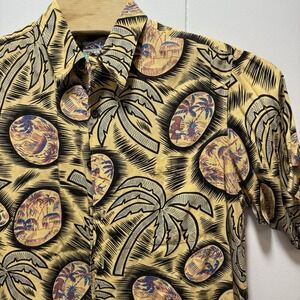 Vintage Reyn Spooner Rayon Hawaiian Aloha Shirt Yellow Village Hula Girl Medium‎